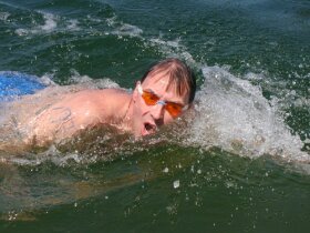 Strausseeschwimmen - Lothar